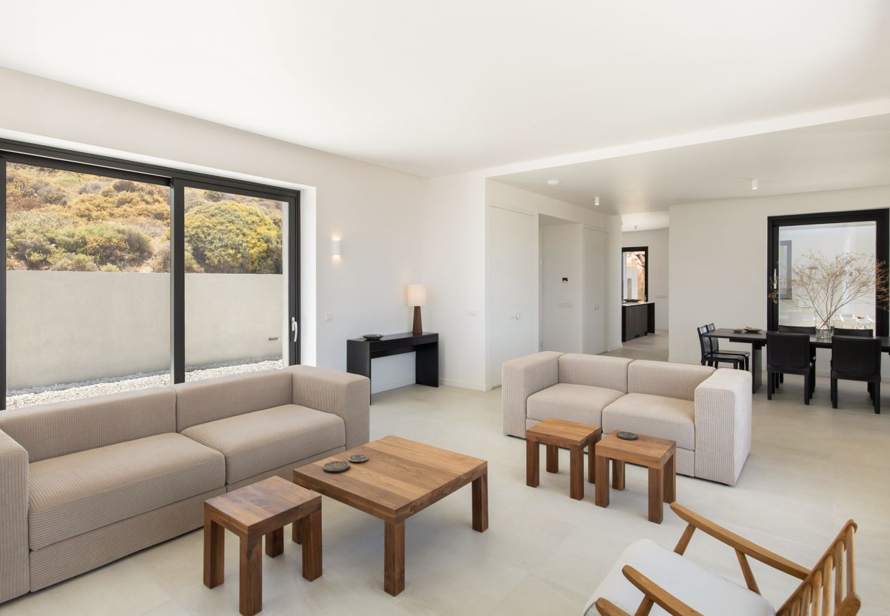 Villa in Kostos - Stunning High-End Beauty with Bird’s Eye Vistas.