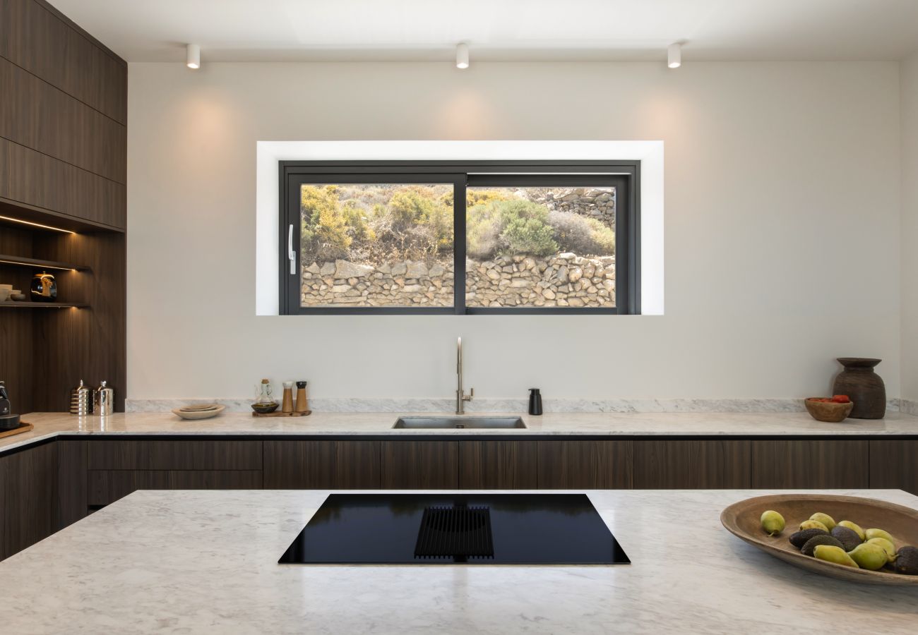 Villa in Kostos - Stunning High-End Beauty with Bird’s Eye Vistas.