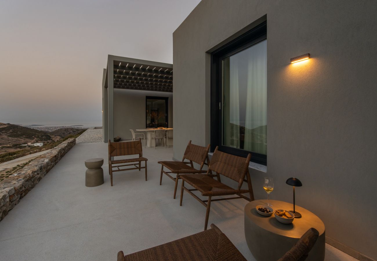 Villa in Kostos - Stunning High-End Beauty with Bird’s Eye Vistas.