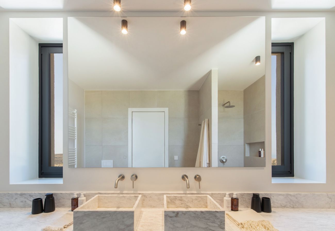 Villa in Kostos - Stunning High-End Beauty with Bird’s Eye Vistas.