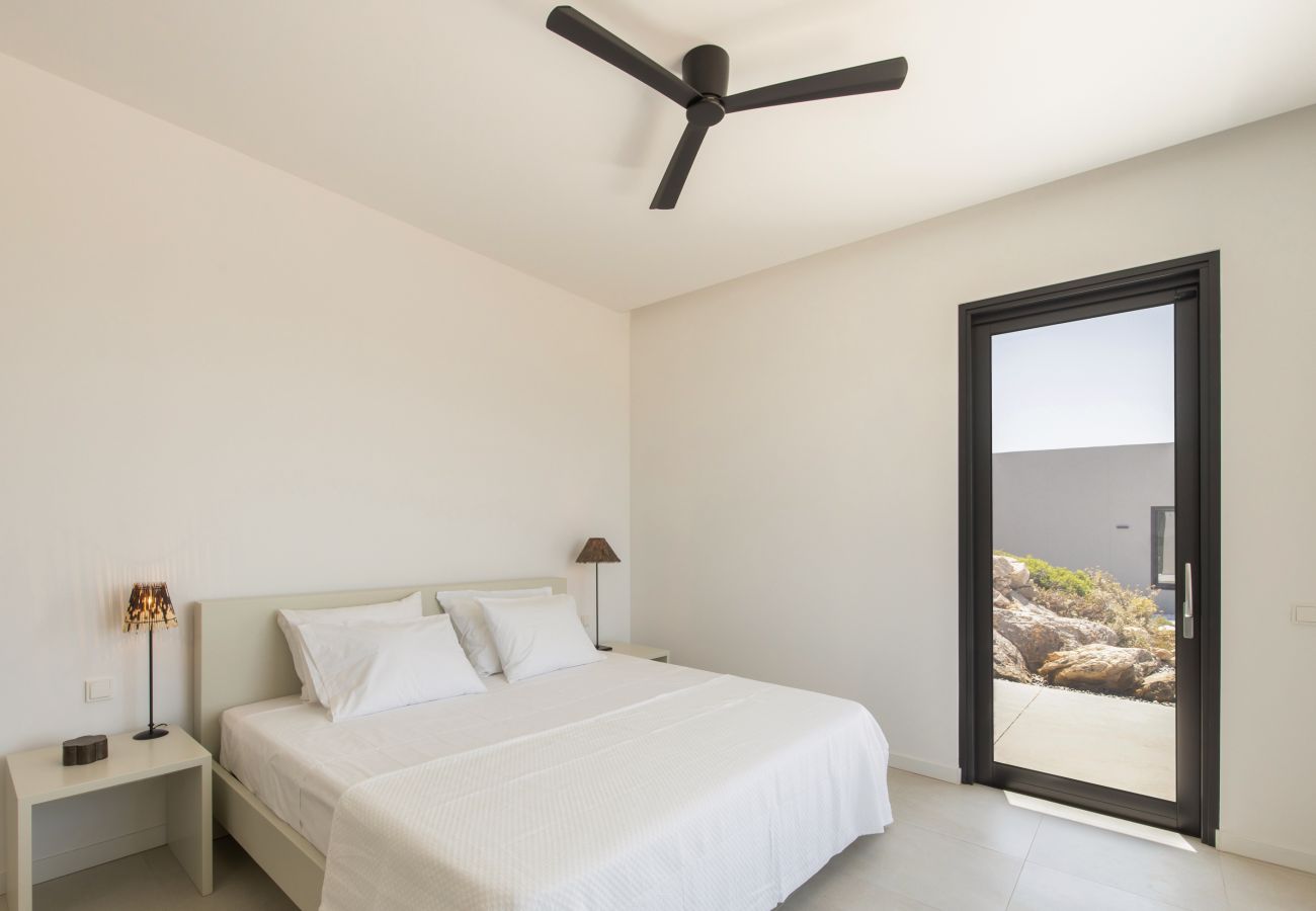 Villa in Kostos - Stunning High-End Beauty with Bird’s Eye Vistas.