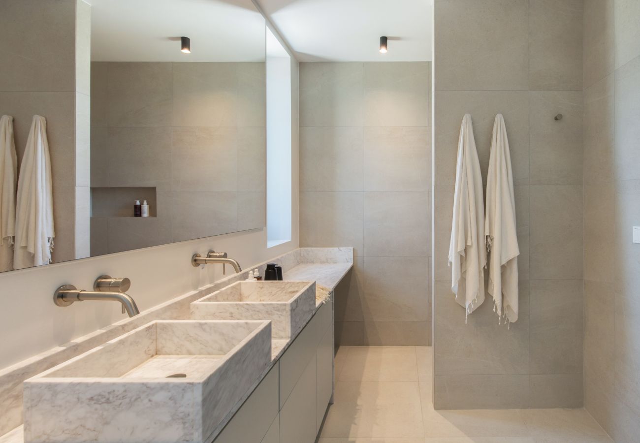 Villa in Kostos - Stunning High-End Beauty with Bird’s Eye Vistas.