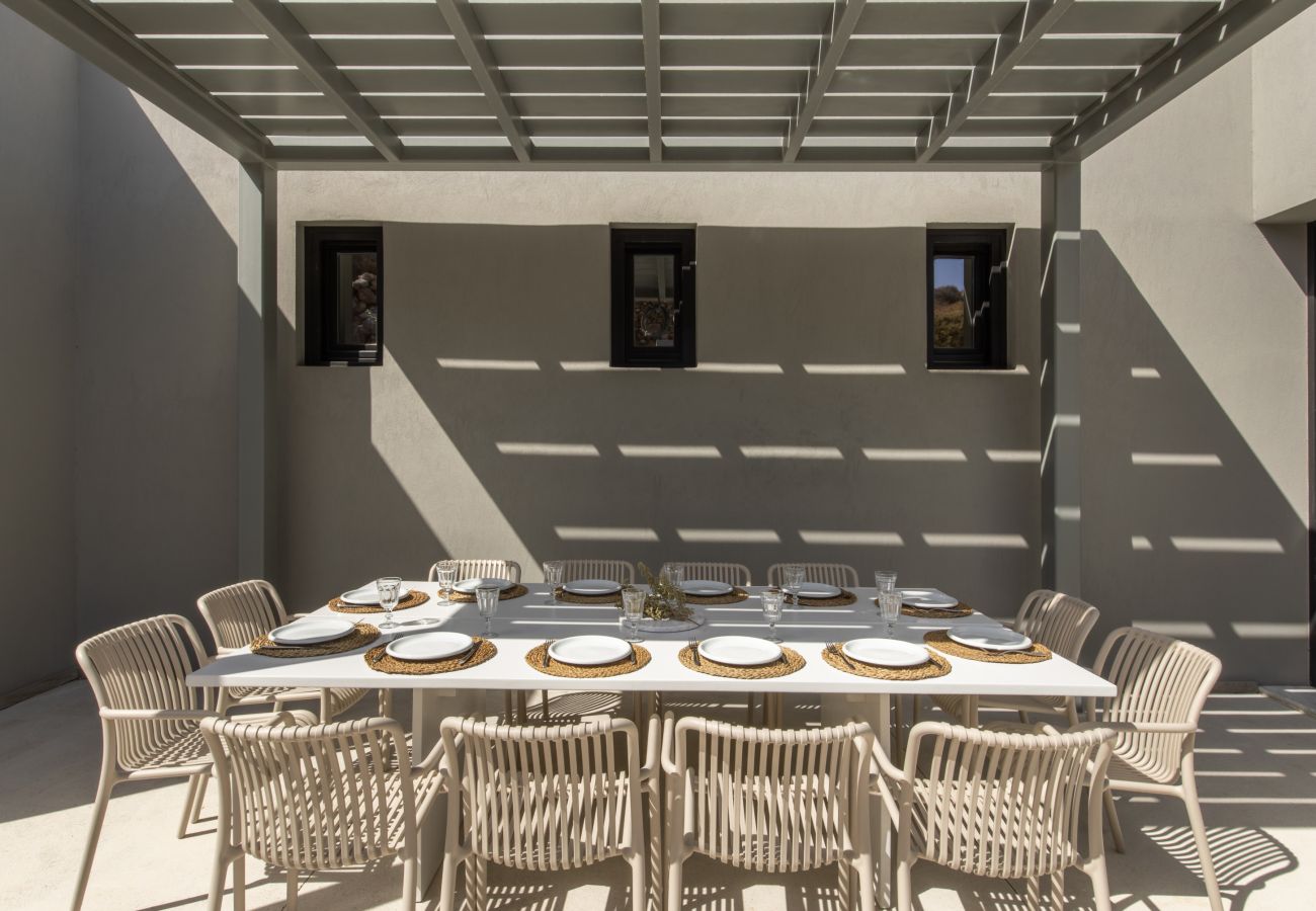 Villa in Kostos - Stunning High-End Beauty with Bird’s Eye Vistas.