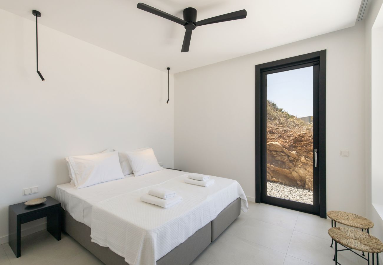 Villa in Kostos - Stunning High-End Beauty with Bird’s Eye Vistas.