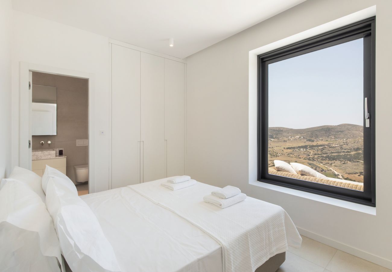 Villa in Kostos - Stunning High-End Beauty with Bird’s Eye Vistas.