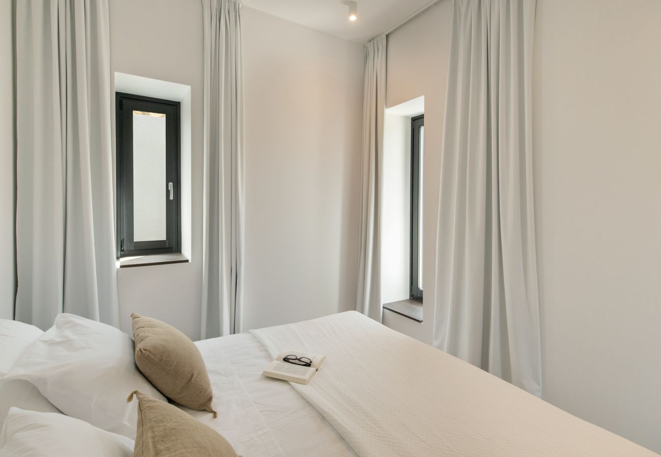 Villa in Kostos - Stunning High-End Beauty with Bird’s Eye Vistas.