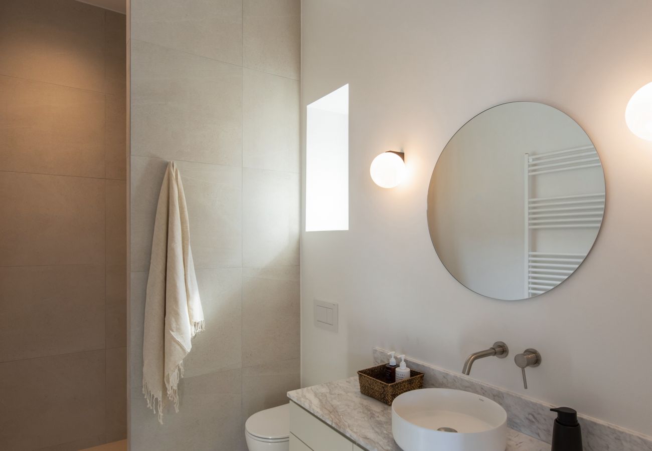 Villa in Kostos - Stunning High-End Beauty with Bird’s Eye Vistas.