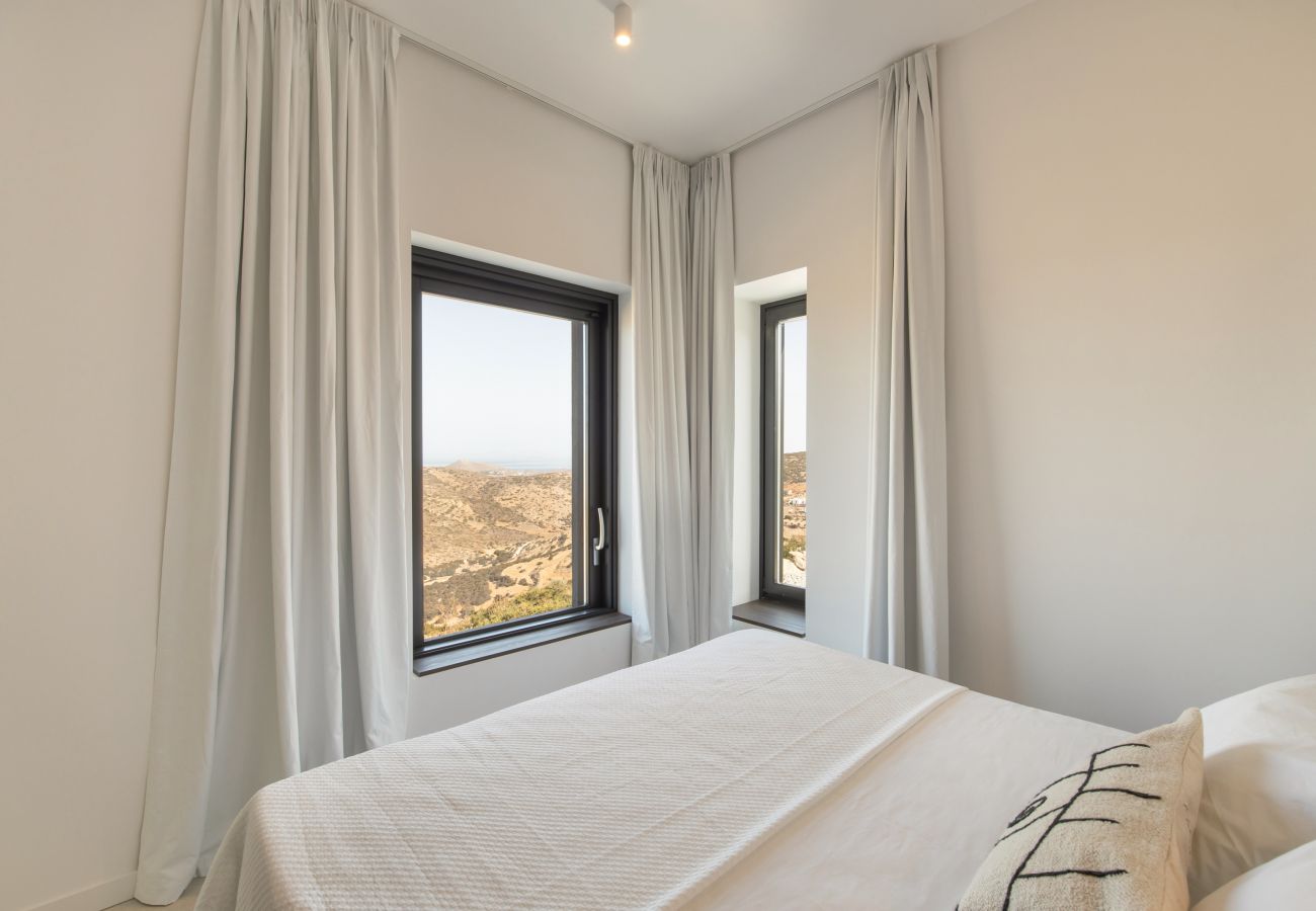 Villa in Kostos - Stunning High-End Beauty with Bird’s Eye Vistas.