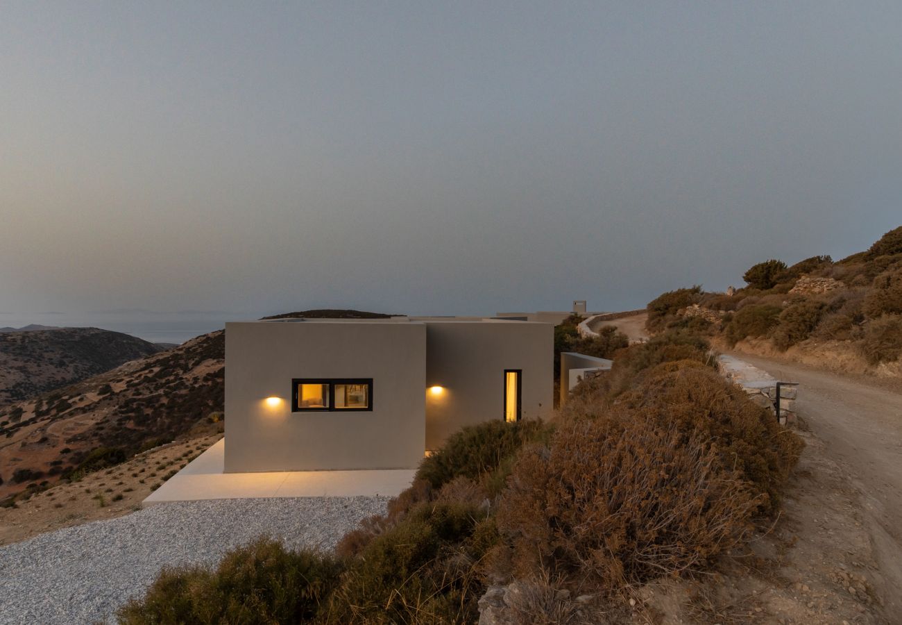 Villa in Kostos - Stunning High-End Beauty with Bird’s Eye Vistas.