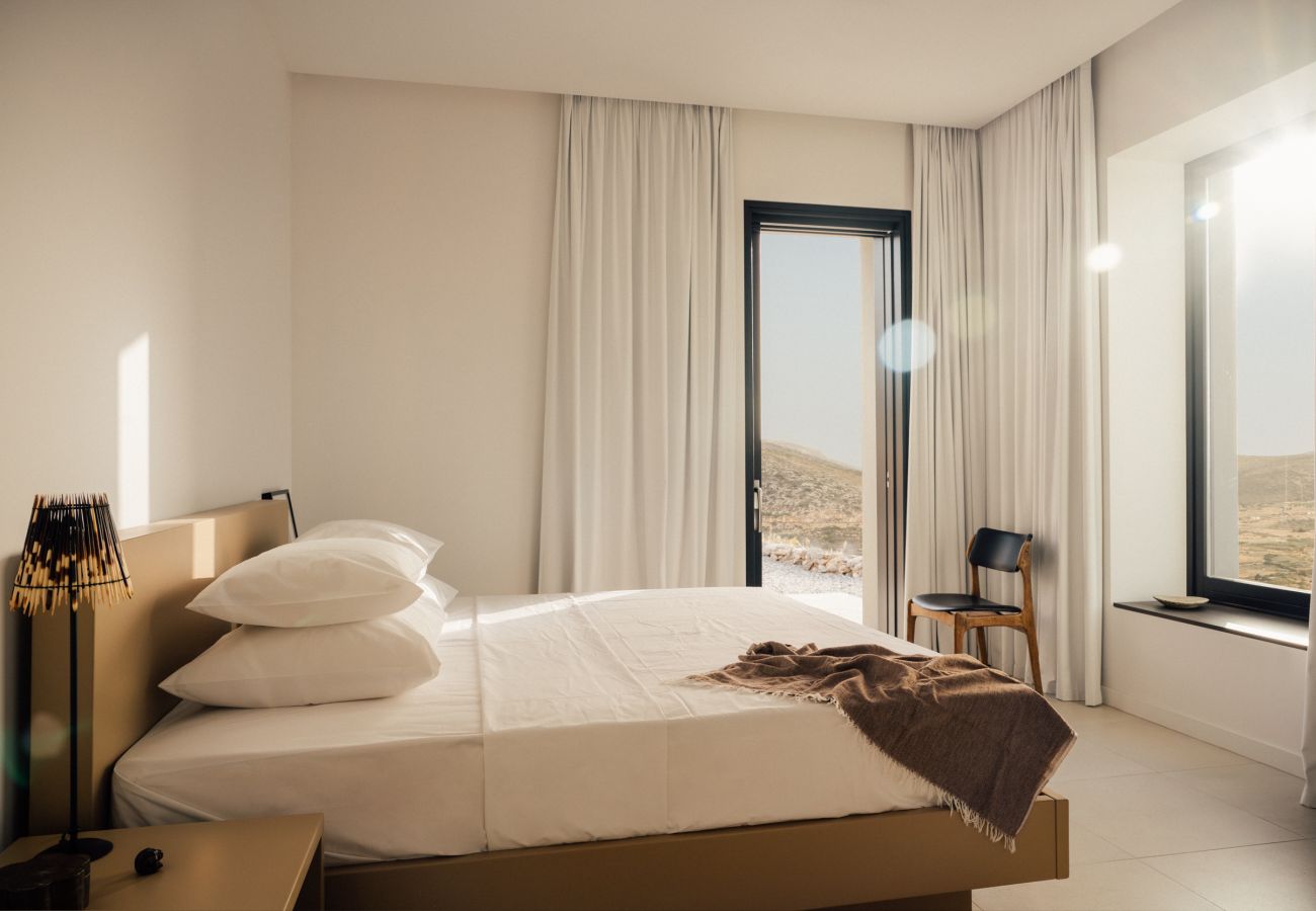 Villa in Kostos - Stunning High-End Beauty with Bird’s Eye Vistas.