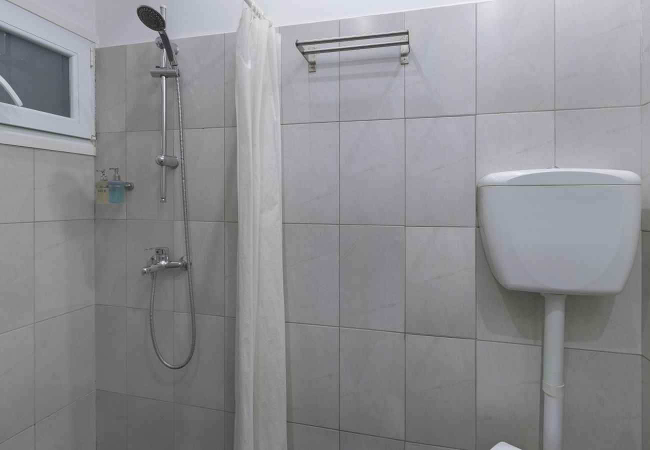 Apartment in Athens - Cozy Athenian One Bedroom: Pistachio Charm