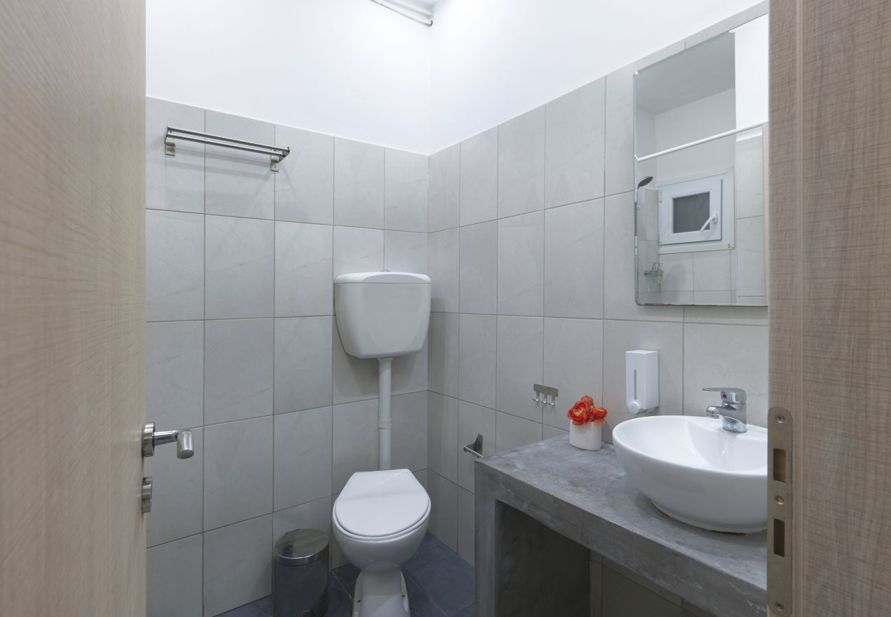 Apartment in Athens - Cozy Athenian One Bedroom: Pistachio Charm