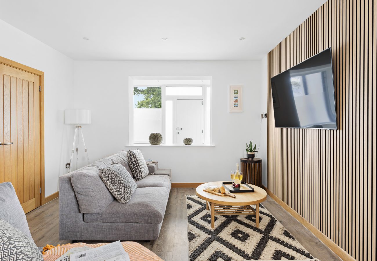 Fresh Escapes - Greenacre - Teignmouth - hot Tub - Sleeps 10 