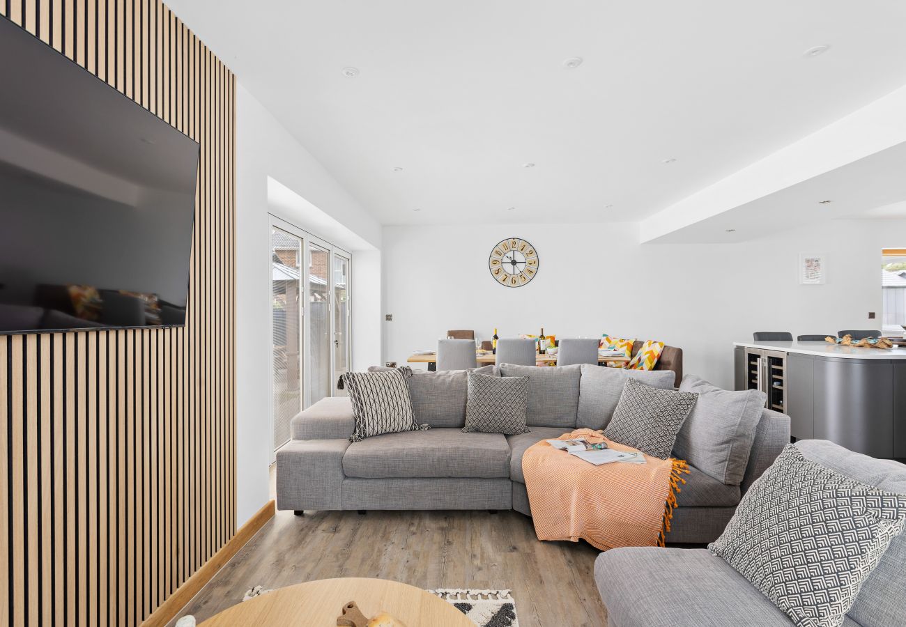 Fresh Escapes - Greenacre - Teignmouth - hot Tub - Sleeps 10 