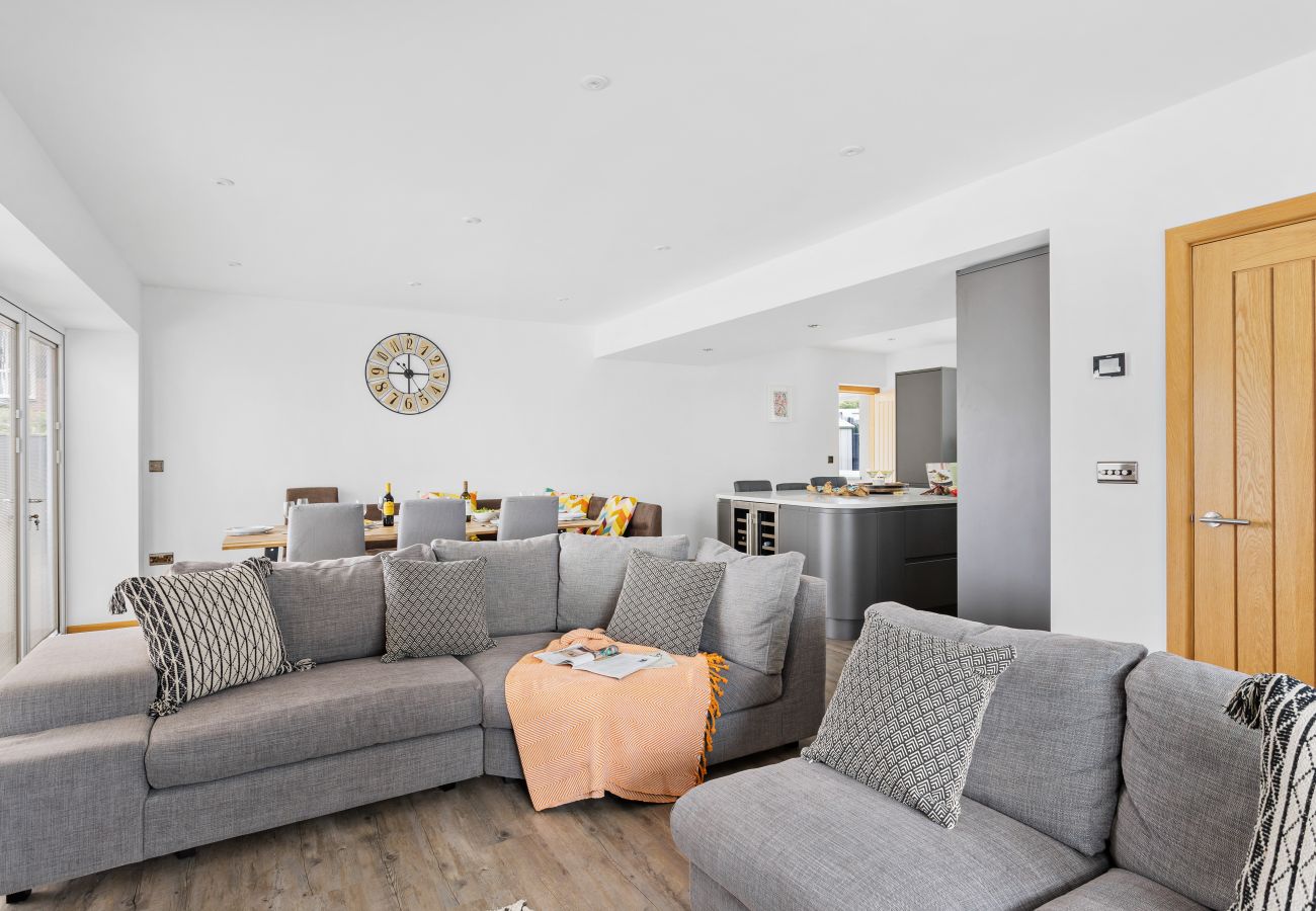 Fresh Escapes - Greenacre - Teignmouth - hot Tub - Sleeps 10 