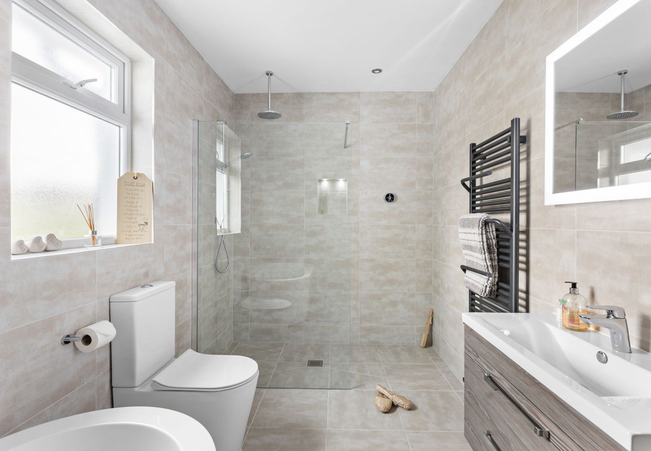 Fresh Escapes - Greenacre - Teignmouth - hot Tub - Sleeps 10 