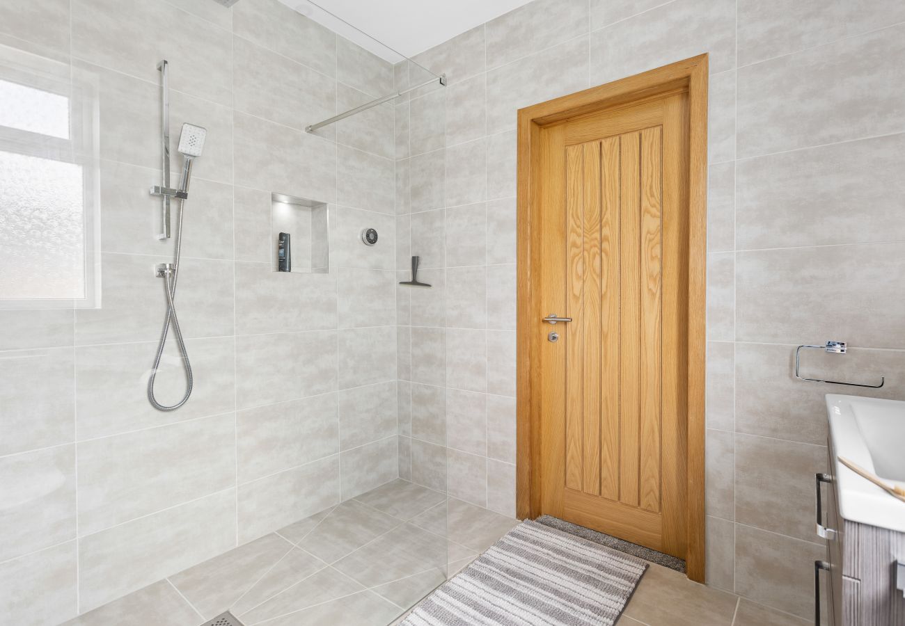 Fresh Escapes - Greenacre - Teignmouth - hot Tub - Sleeps 10 