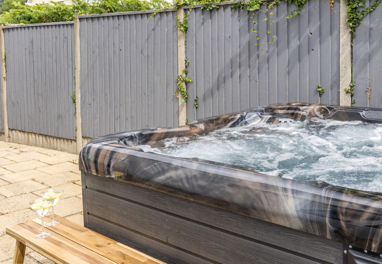 Fresh Escapes - Greenacre - Teignmouth - hot Tub - Sleeps 10 