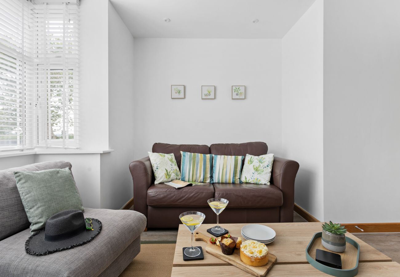 Fresh Escapes - Greenacre - Teignmouth - hot Tub - Sleeps 10 