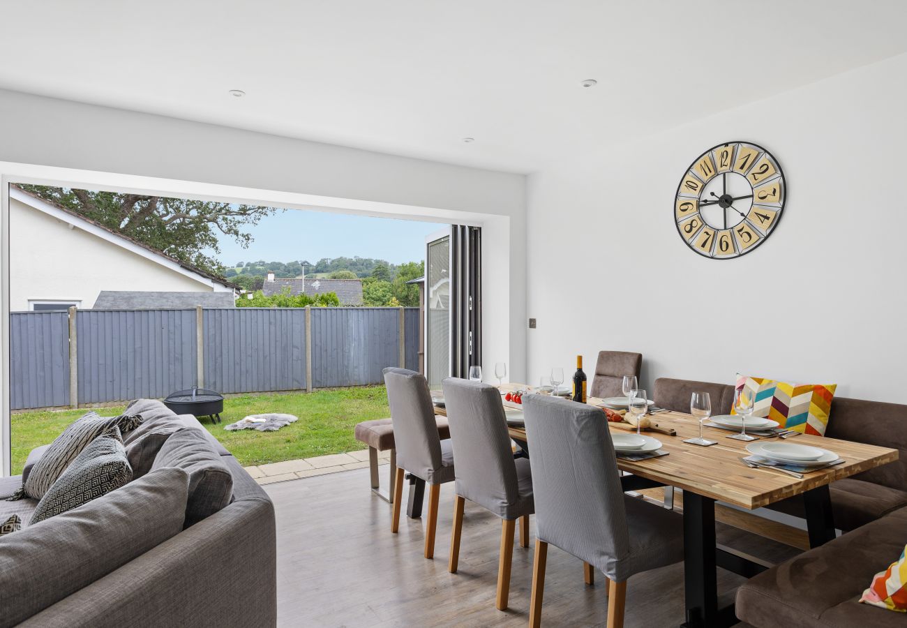 Fresh Escapes - Greenacre - Teignmouth - hot Tub - Sleeps 10 