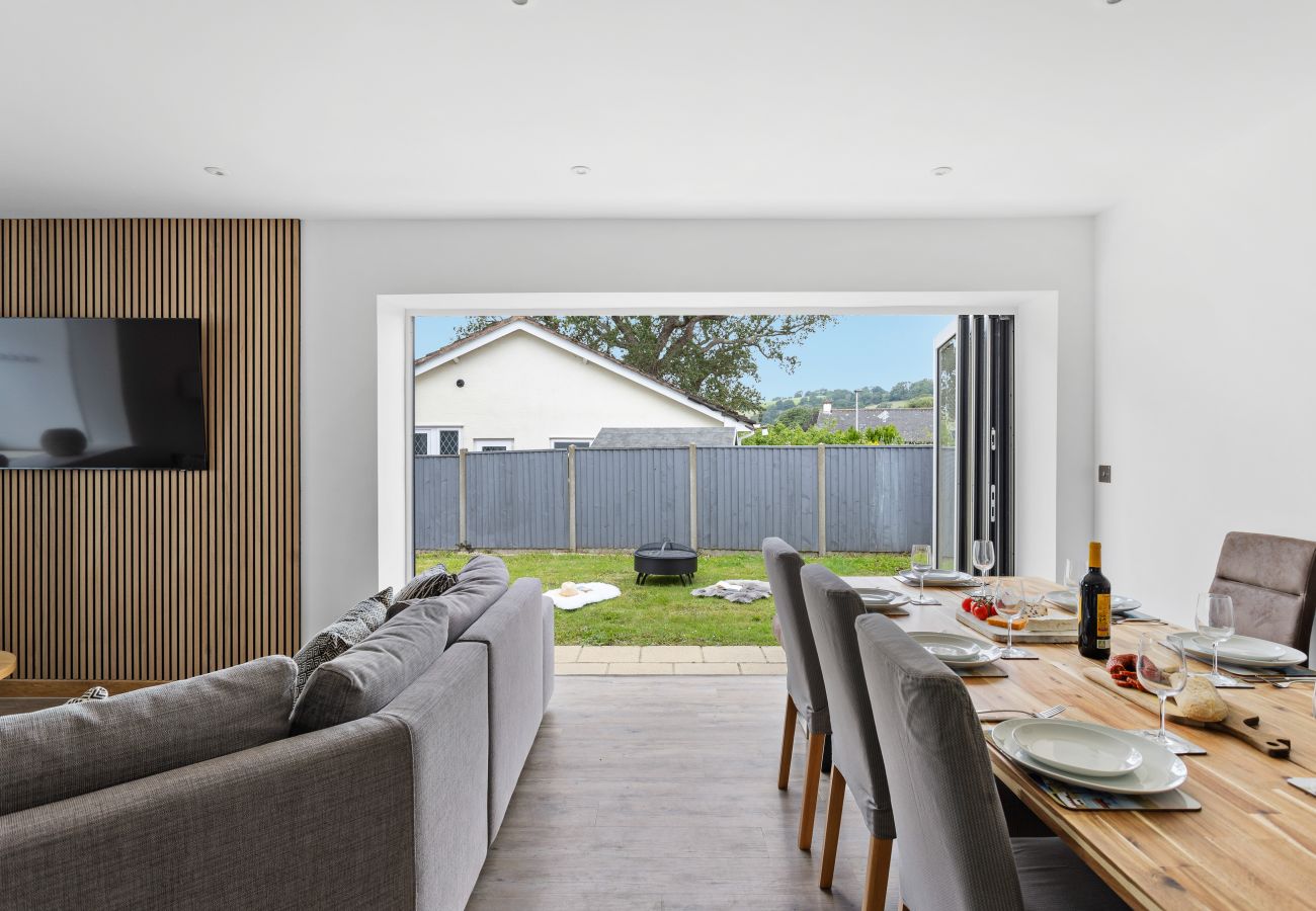 Fresh Escapes - Greenacre - Teignmouth - hot Tub - Sleeps 10 