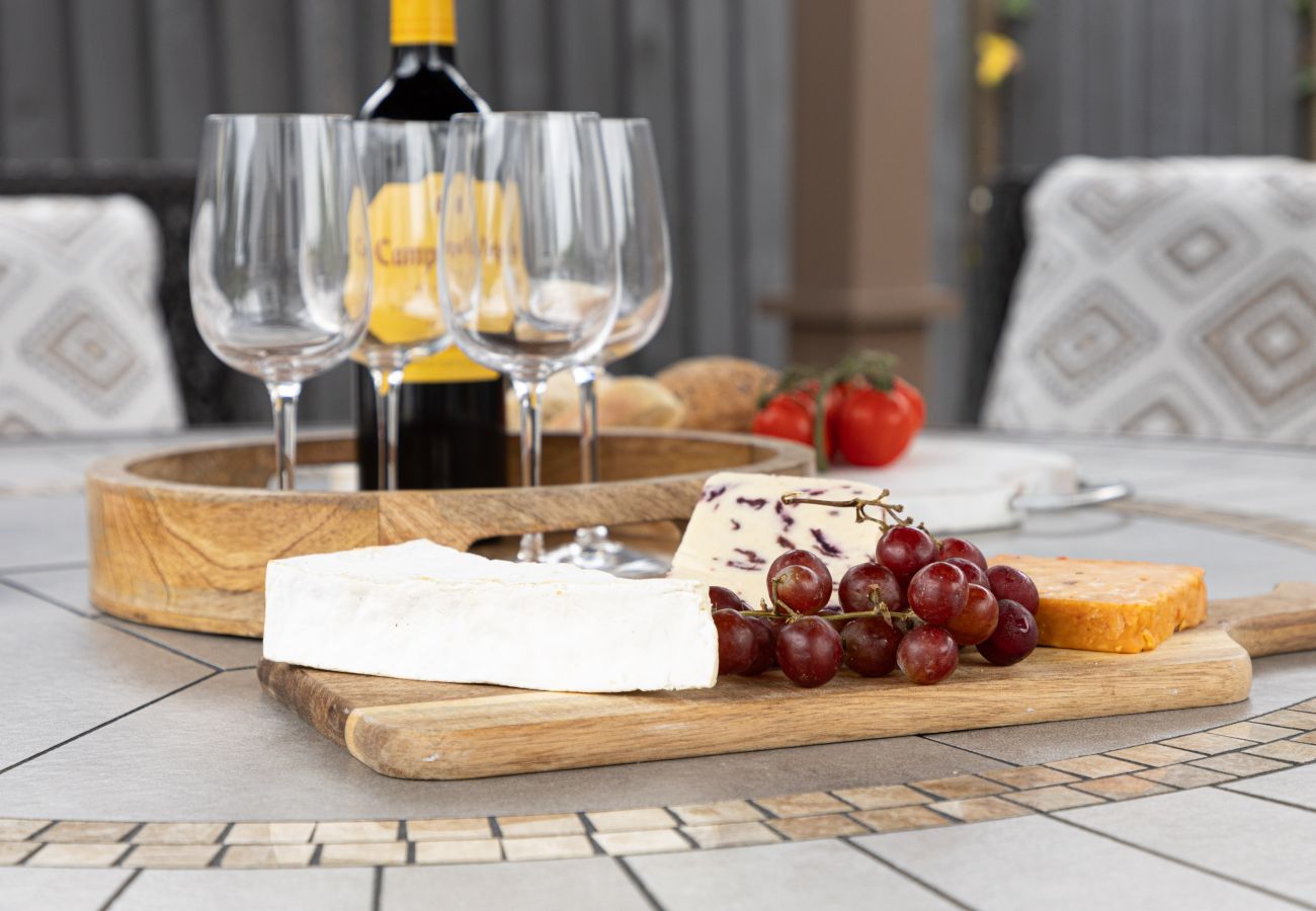 Fresh Escapes - Greenacre - Teignmouth - hot Tub - Sleeps 10 