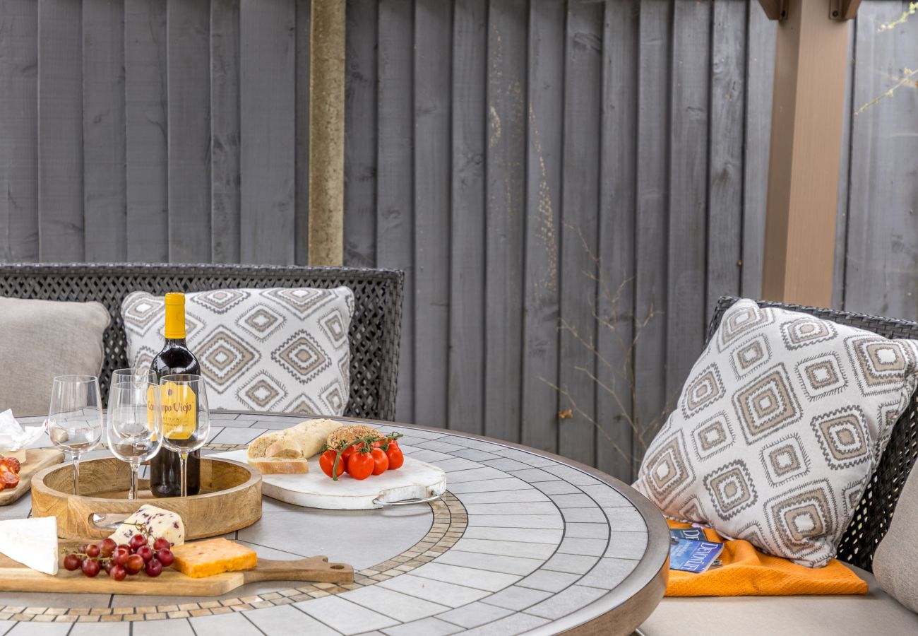 Fresh Escapes - Greenacre - Teignmouth - hot Tub - Sleeps 10 