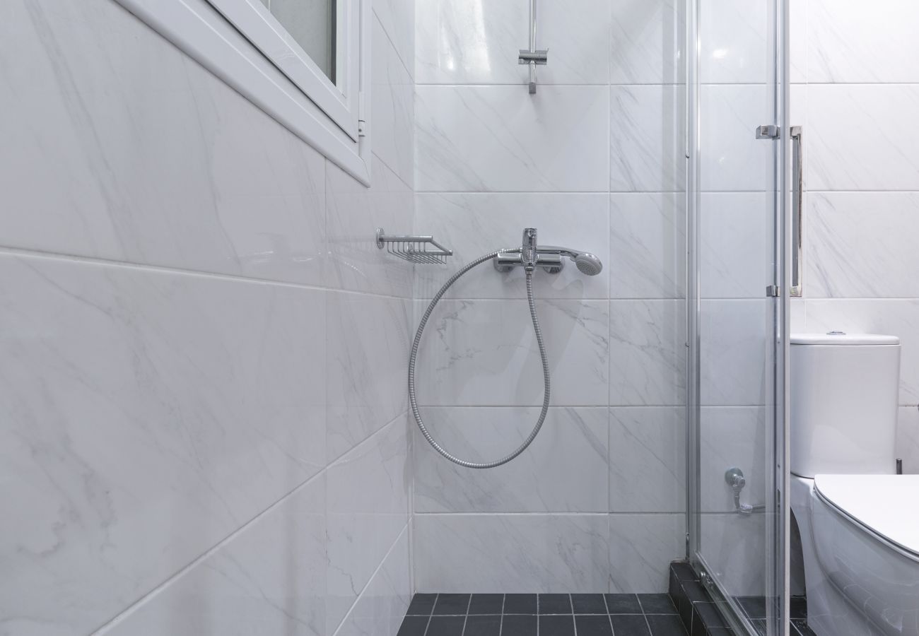 Apartment in Athens - Modern Haven near Archaeological Museum