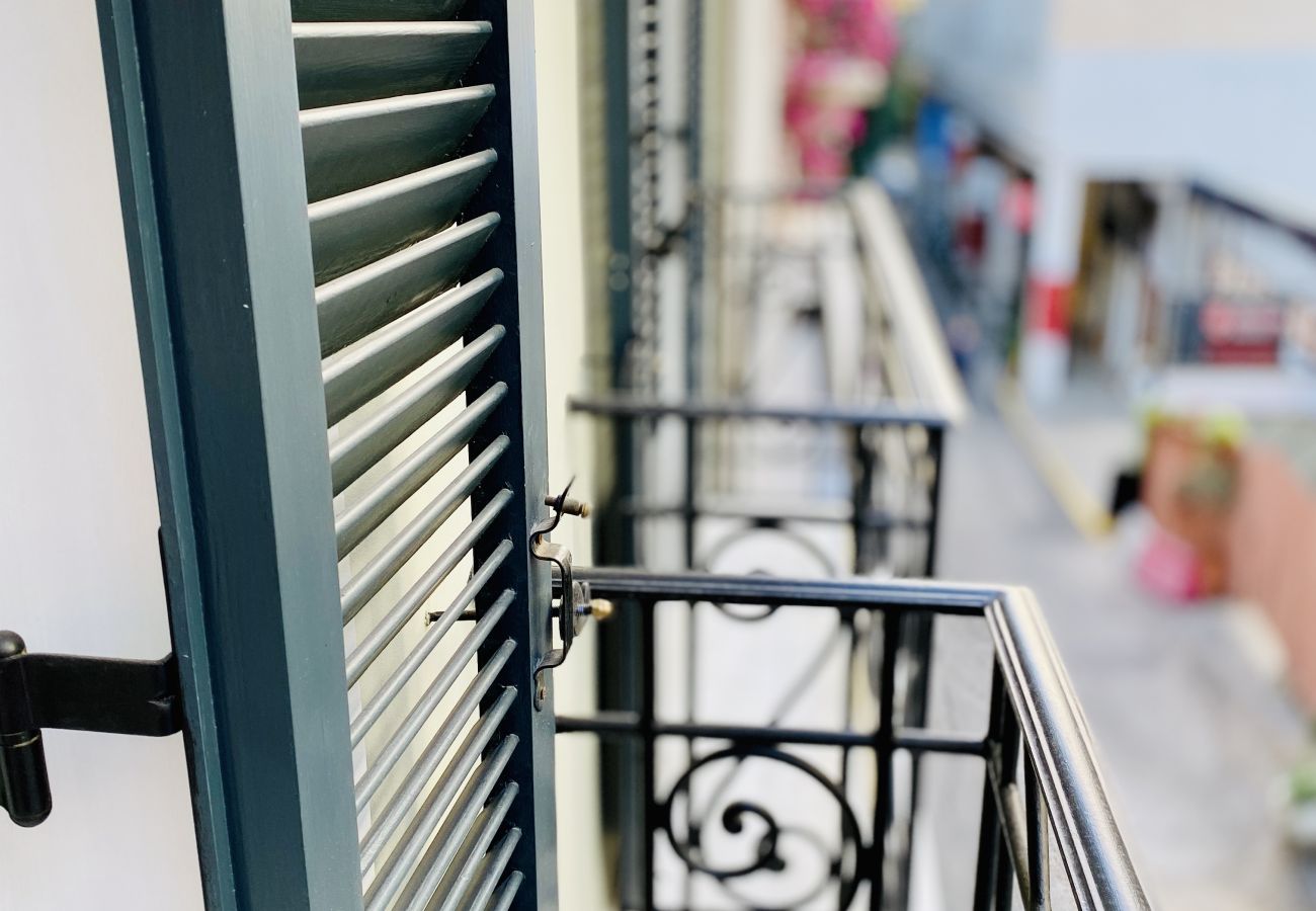 Studio in Athens - 1st Floor Studio-Shell