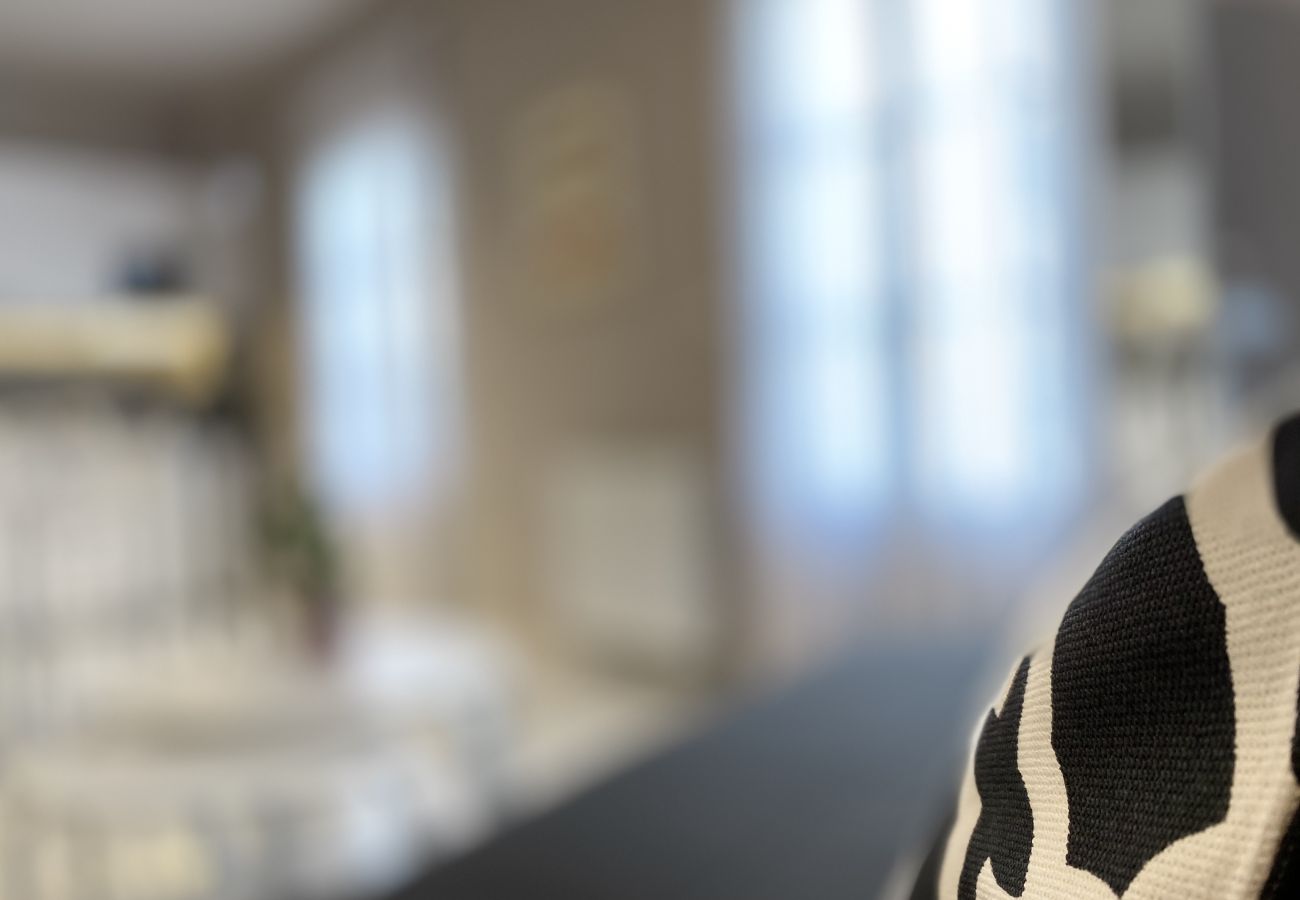 Studio in Athens - 2nd Floor Studio-Goldfish