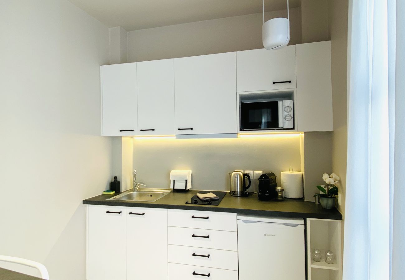 Studio in Athens - 2nd Floor Studio-Goldfish