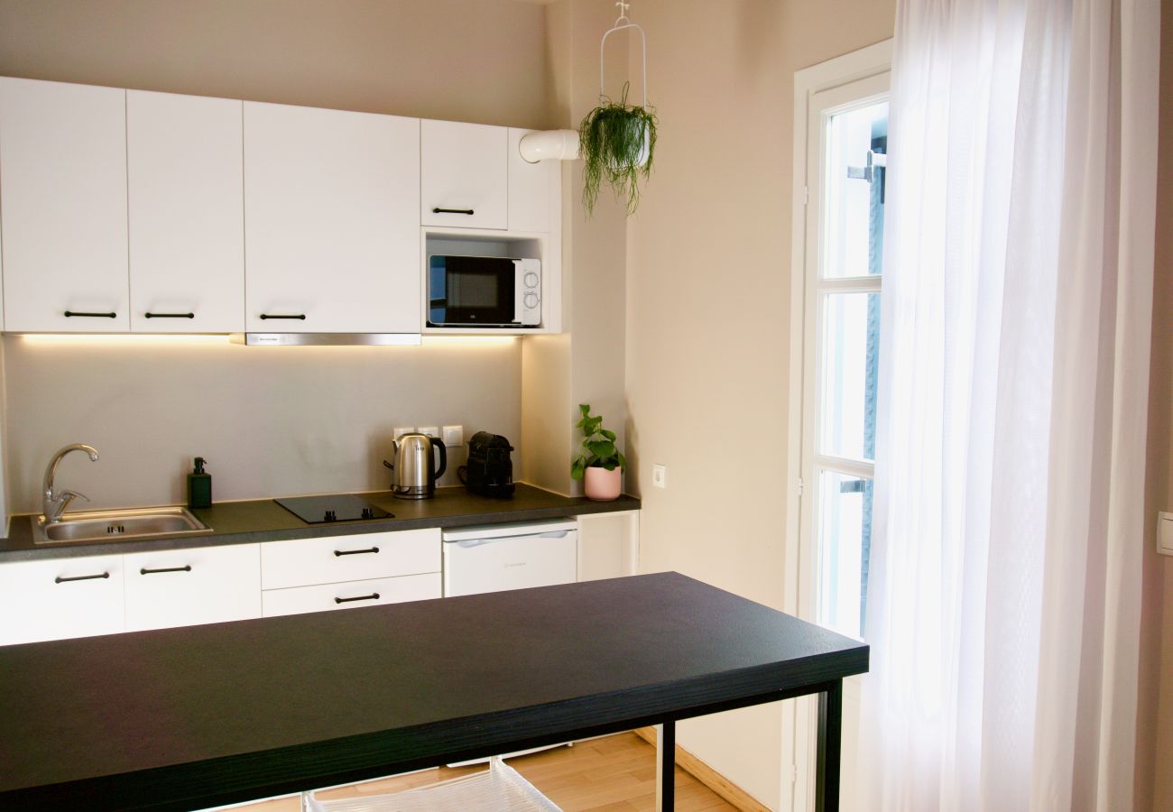 Studio in Athens - 3rd Floor Studio-Whale