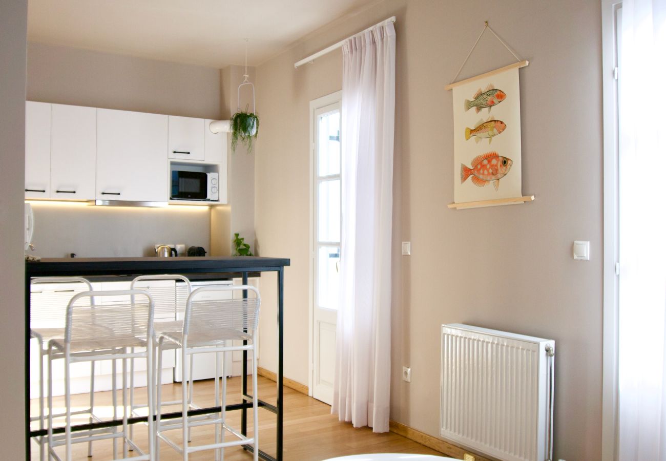 Studio in Athens - 3rd Floor Studio-Whale