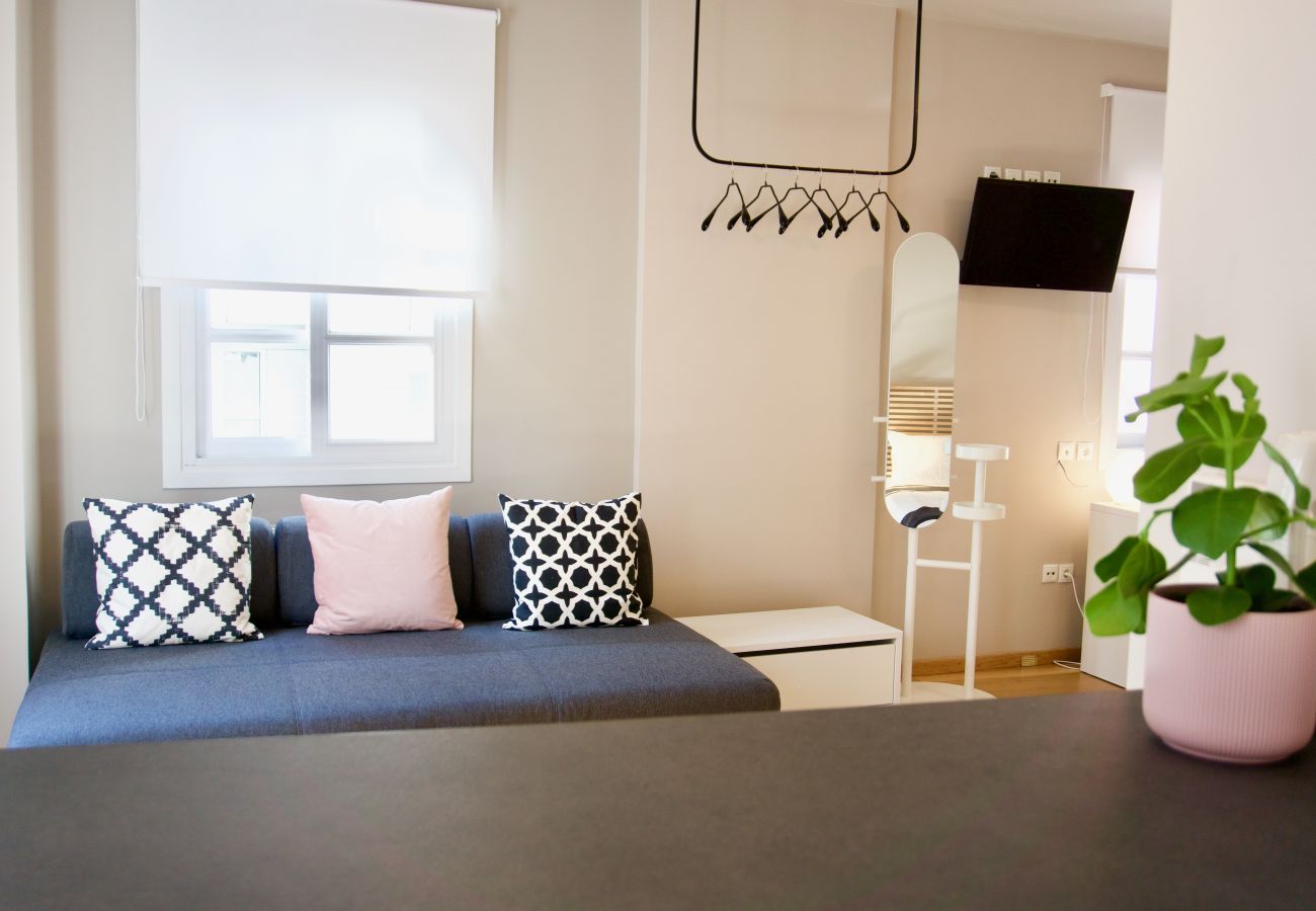 Studio in Athens - 3rd Floor Studio-Whale