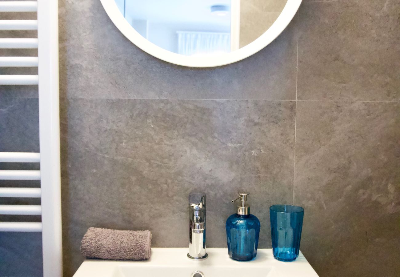 Studio in Athens - 3rd Floor Studio-Whale