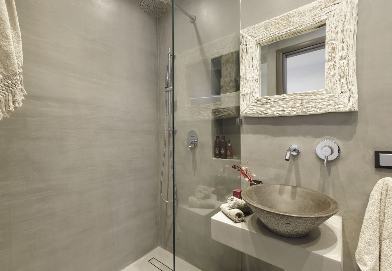 Villa in Naousa - Kolimbithres Rock Villa