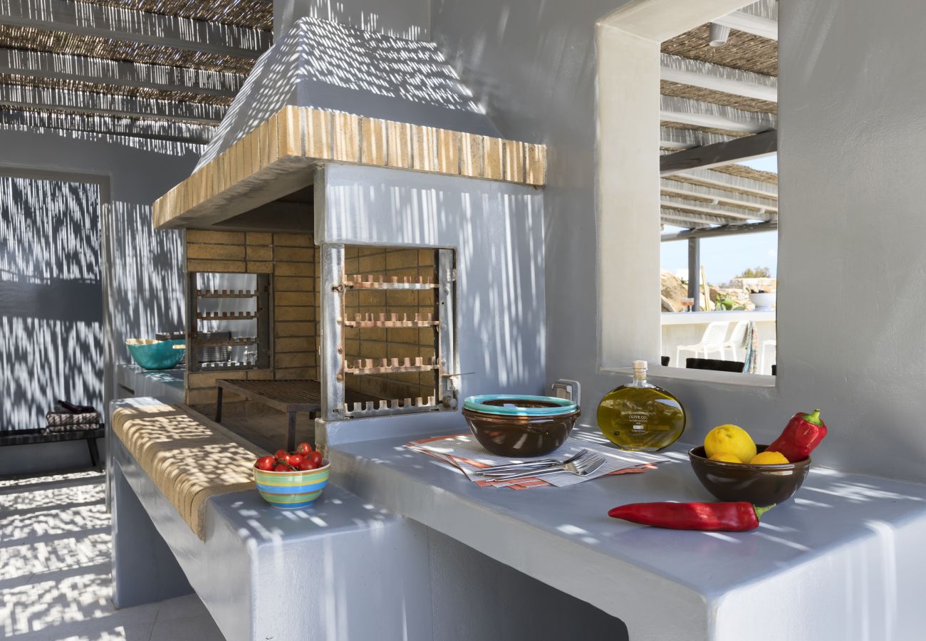 Villa in Naousa - Kolimbithres Rock Villa