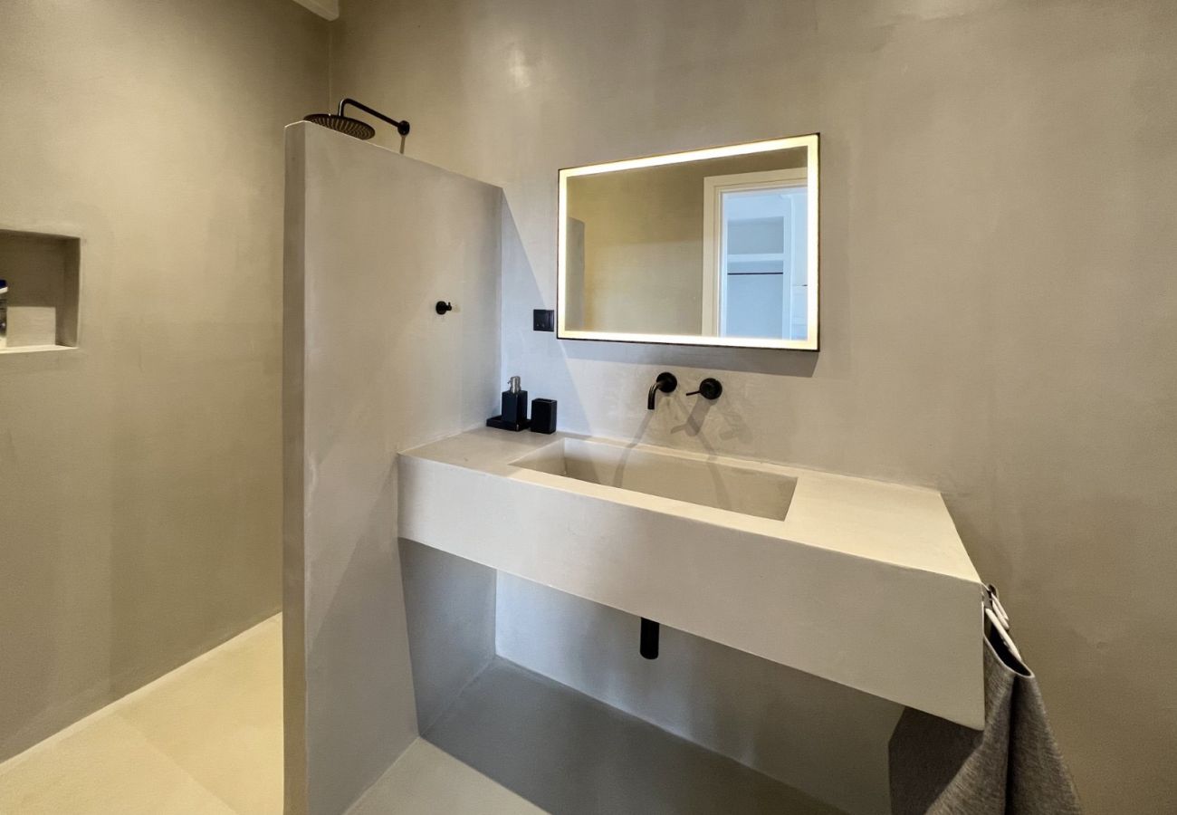 Villa in Naousa - Kolimbithres Rock Villa