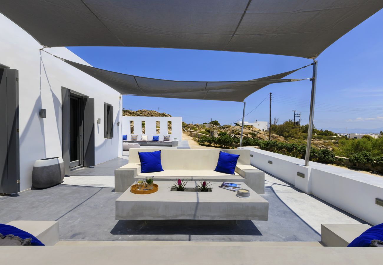 Villa in Naousa - Kolimbithres Rock Villa