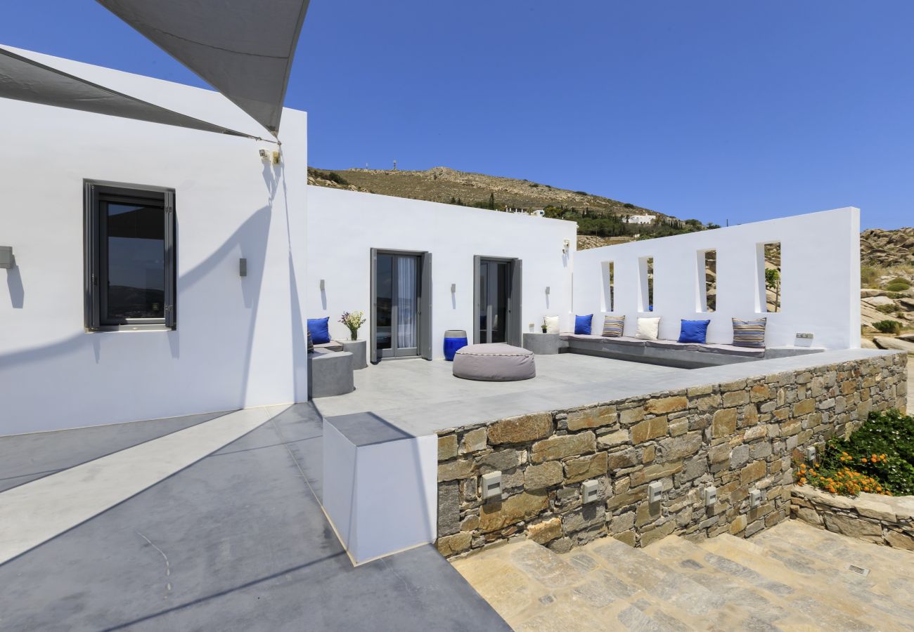 Villa in Naousa - Kolimbithres Rock Villa