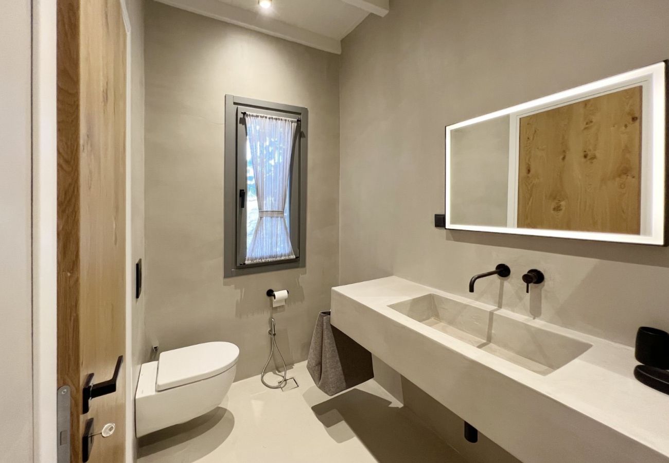 Villa in Naousa - Kolimbithres Rock Villa