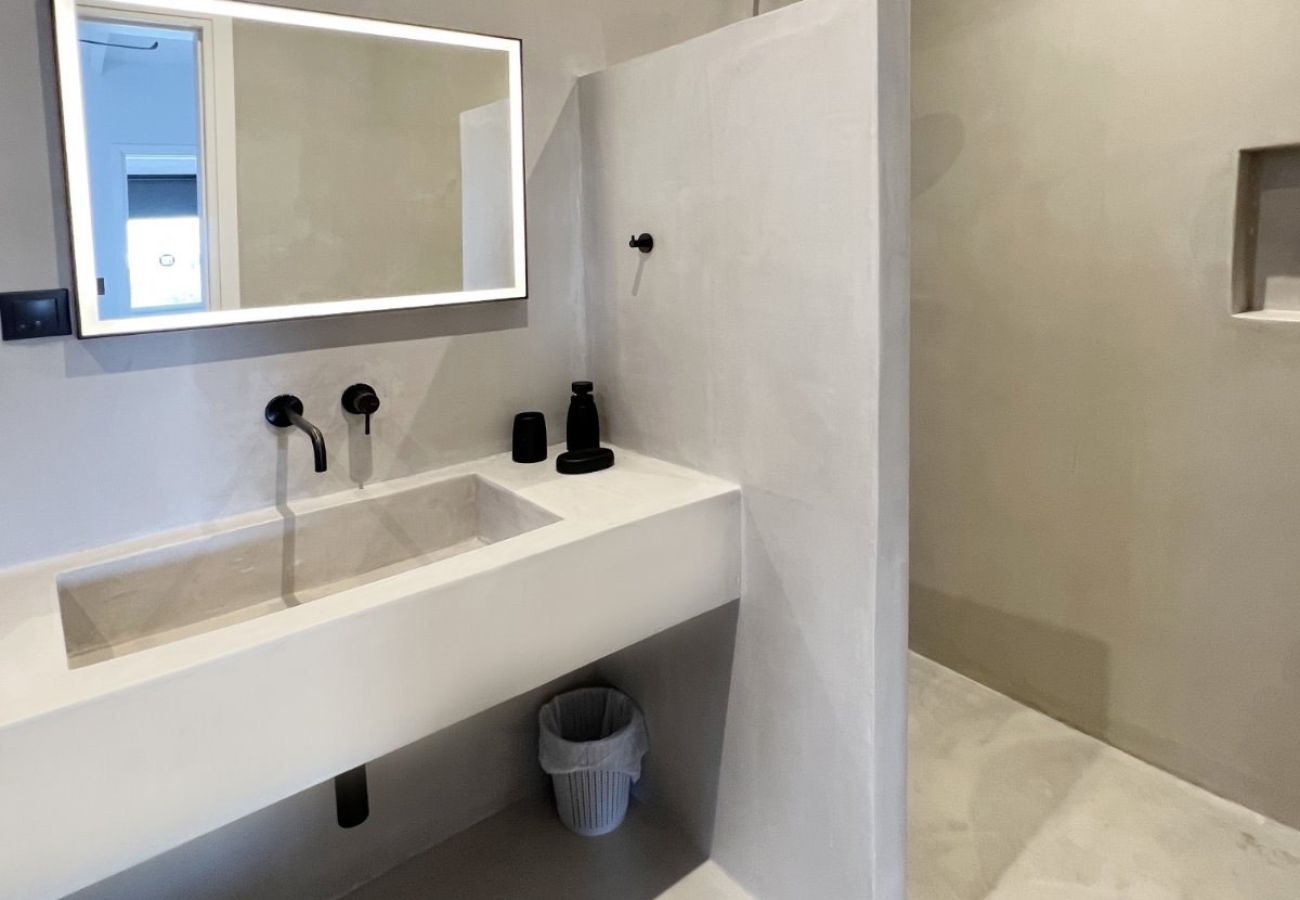 Villa in Naousa - Kolimbithres Rock Villa