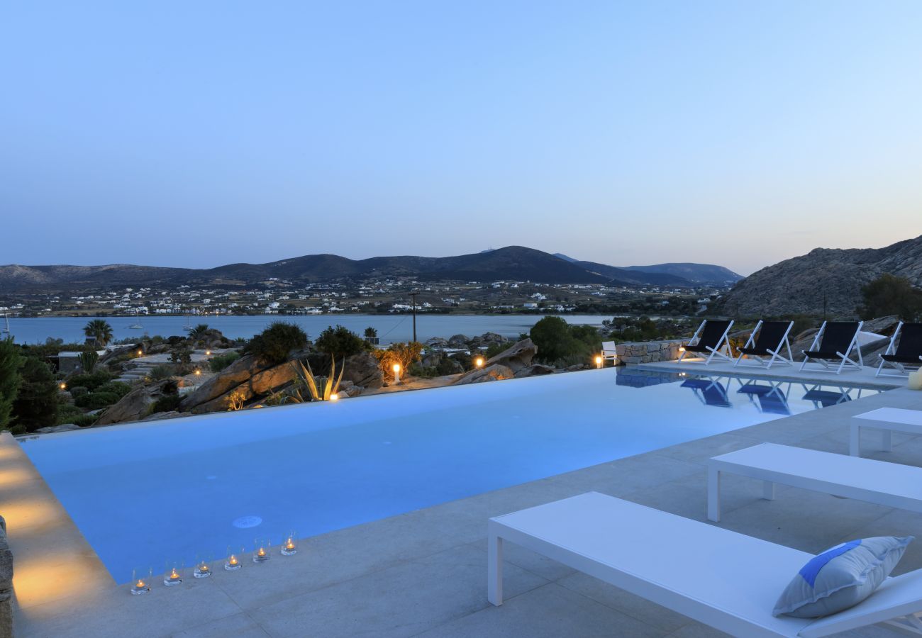 Villa in Naousa - Kolimbithres Rock Villa