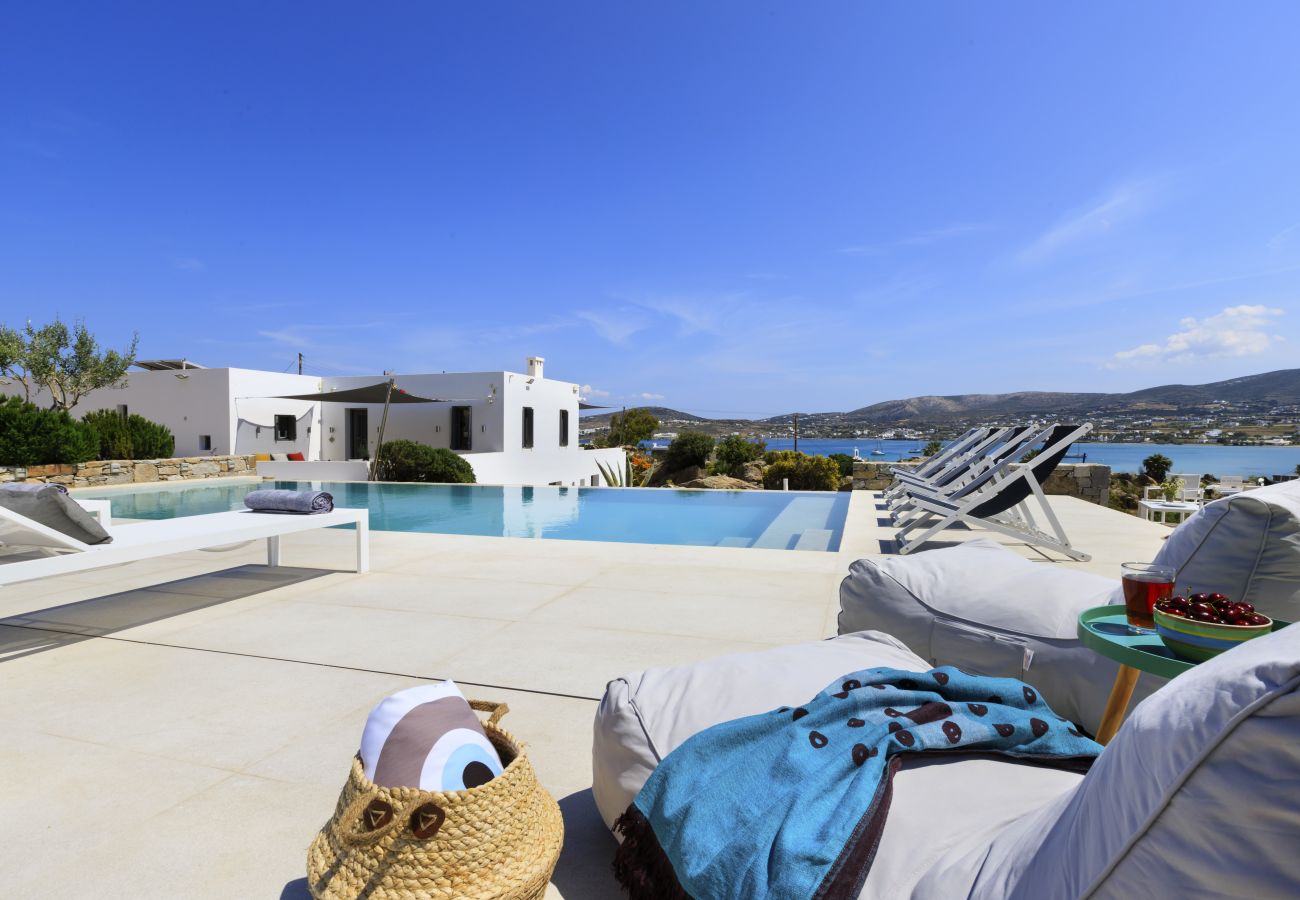 Villa in Naousa - Kolimbithres Rock Villa