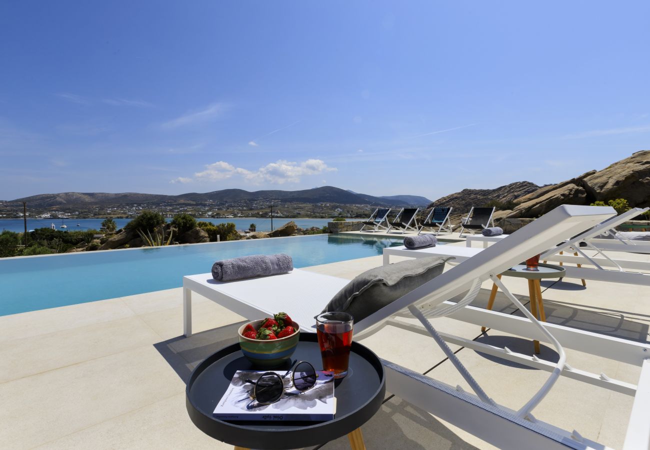 Villa in Naousa - Kolimbithres Rock Villa