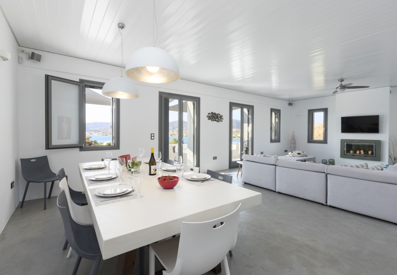 Villa in Naousa - Kolimbithres Rock Villa