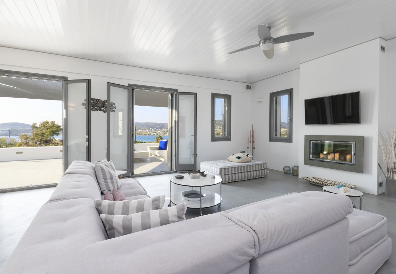 Villa in Naousa - Kolimbithres Rock Villa