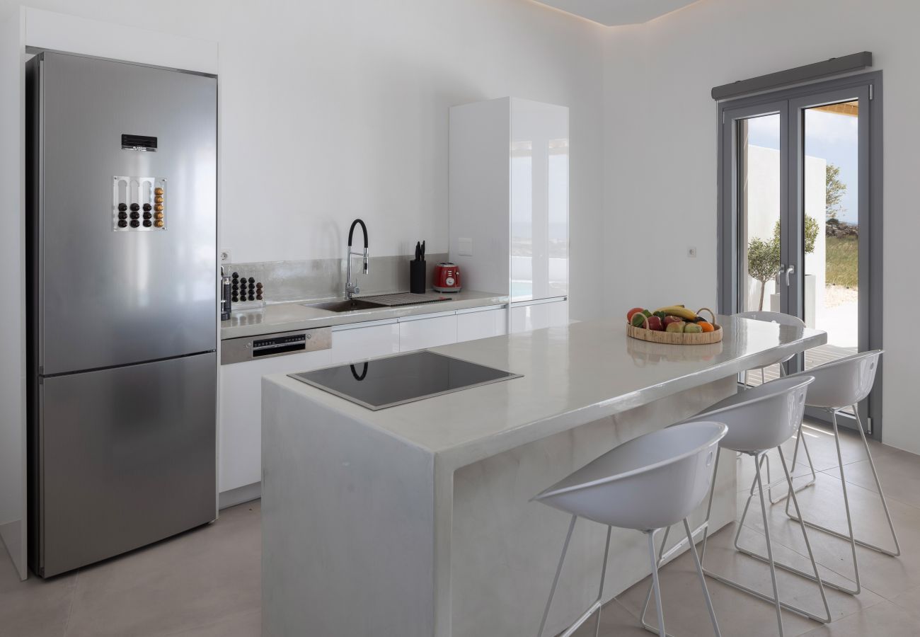 Villa in Aspro Chorio - Poolside Panorama: Coastal Luxury & Vistas