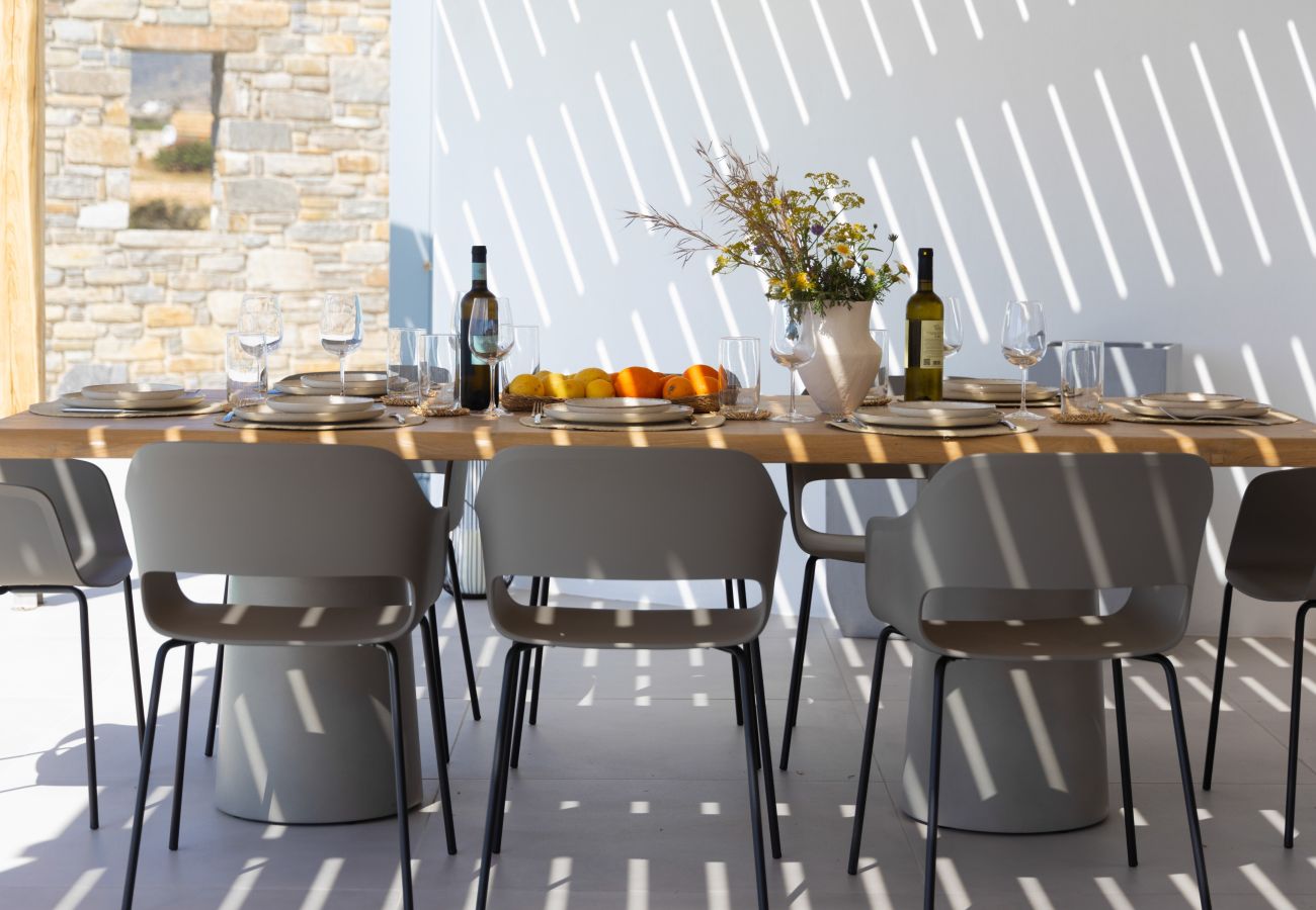 Villa in Aspro Chorio - Poolside Panorama: Coastal Luxury & Vistas