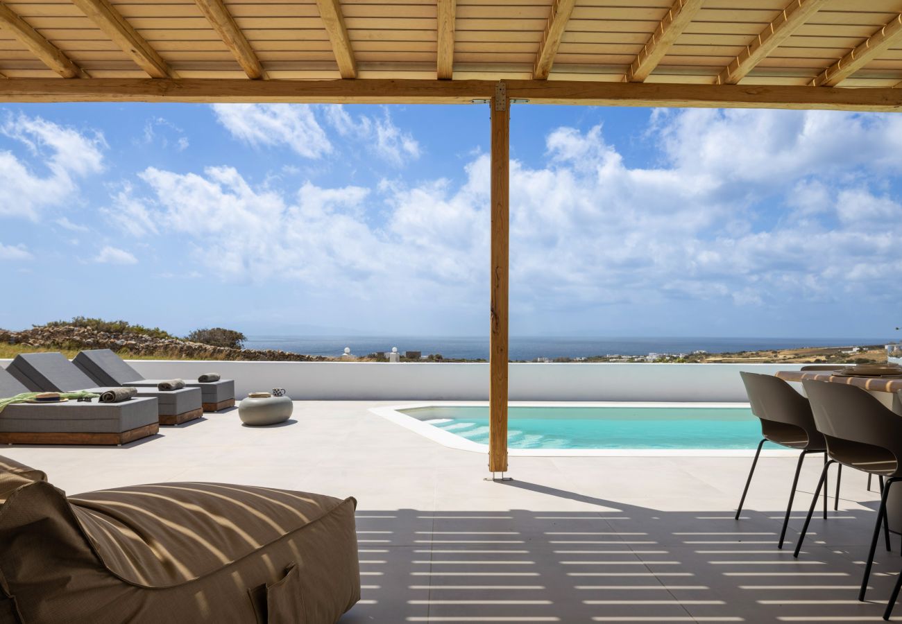 Villa in Aspro Chorio - Poolside Panorama: Coastal Luxury & Vistas